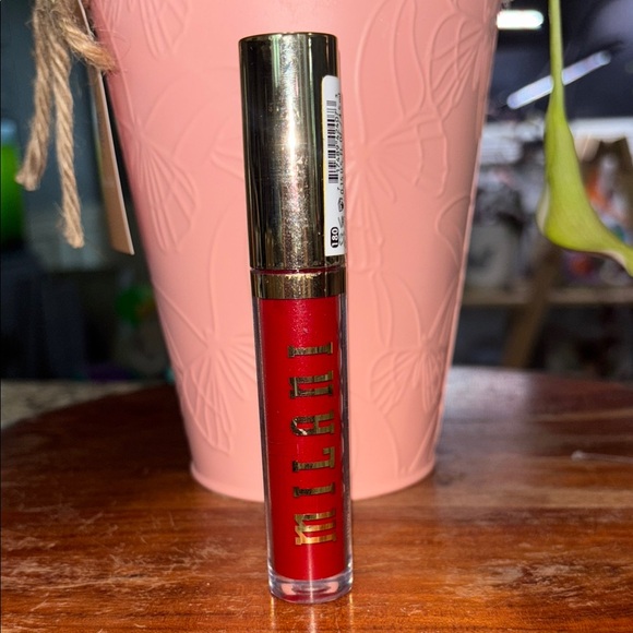 Milani Plumping Lip Lacquer - Picture 1 of 3